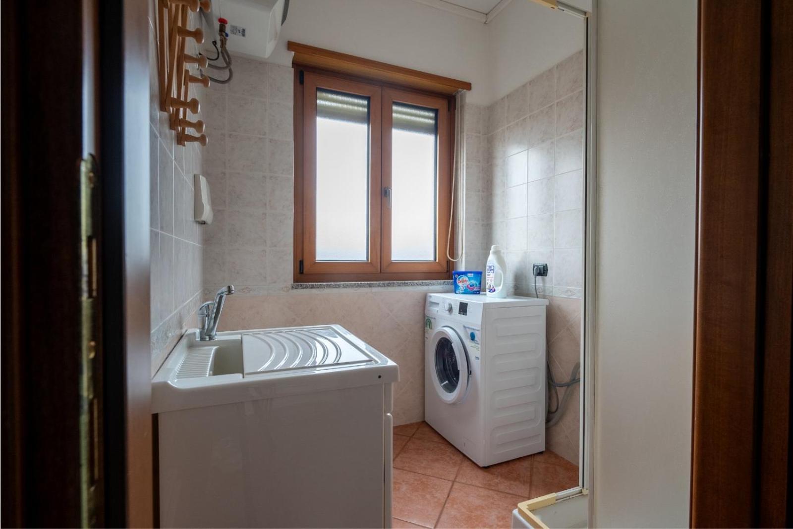 Appartamento In Centro Tortolì Exteriör bild